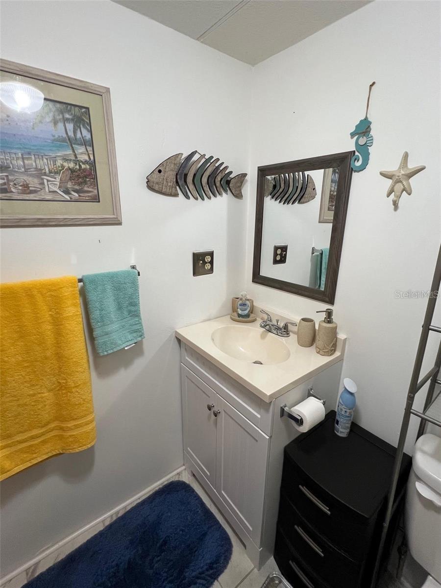 Listing photo id 18 for 12766 Seminole Boulevard 3
