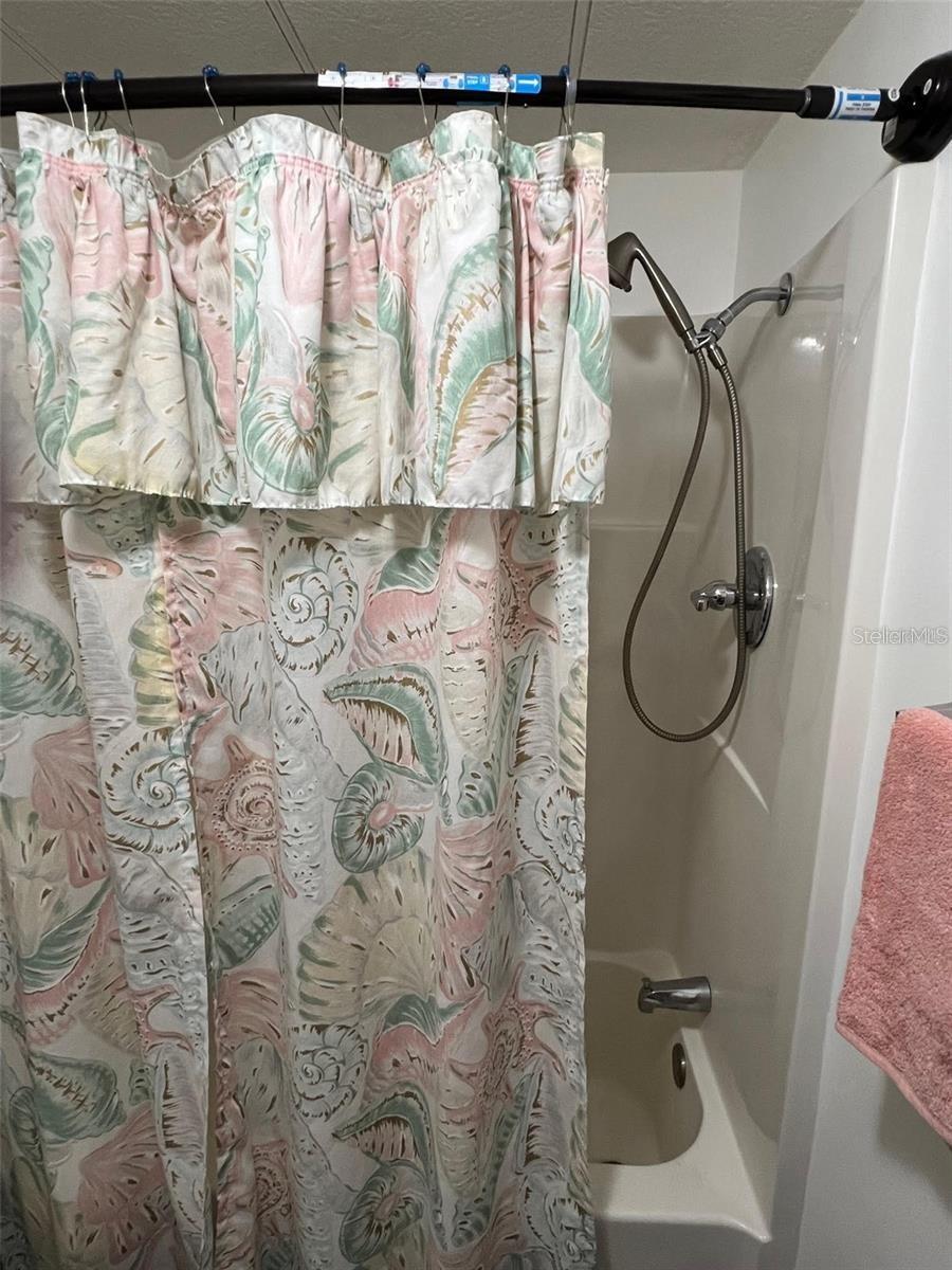 Listing photo id 19 for 12766 Seminole Boulevard 3