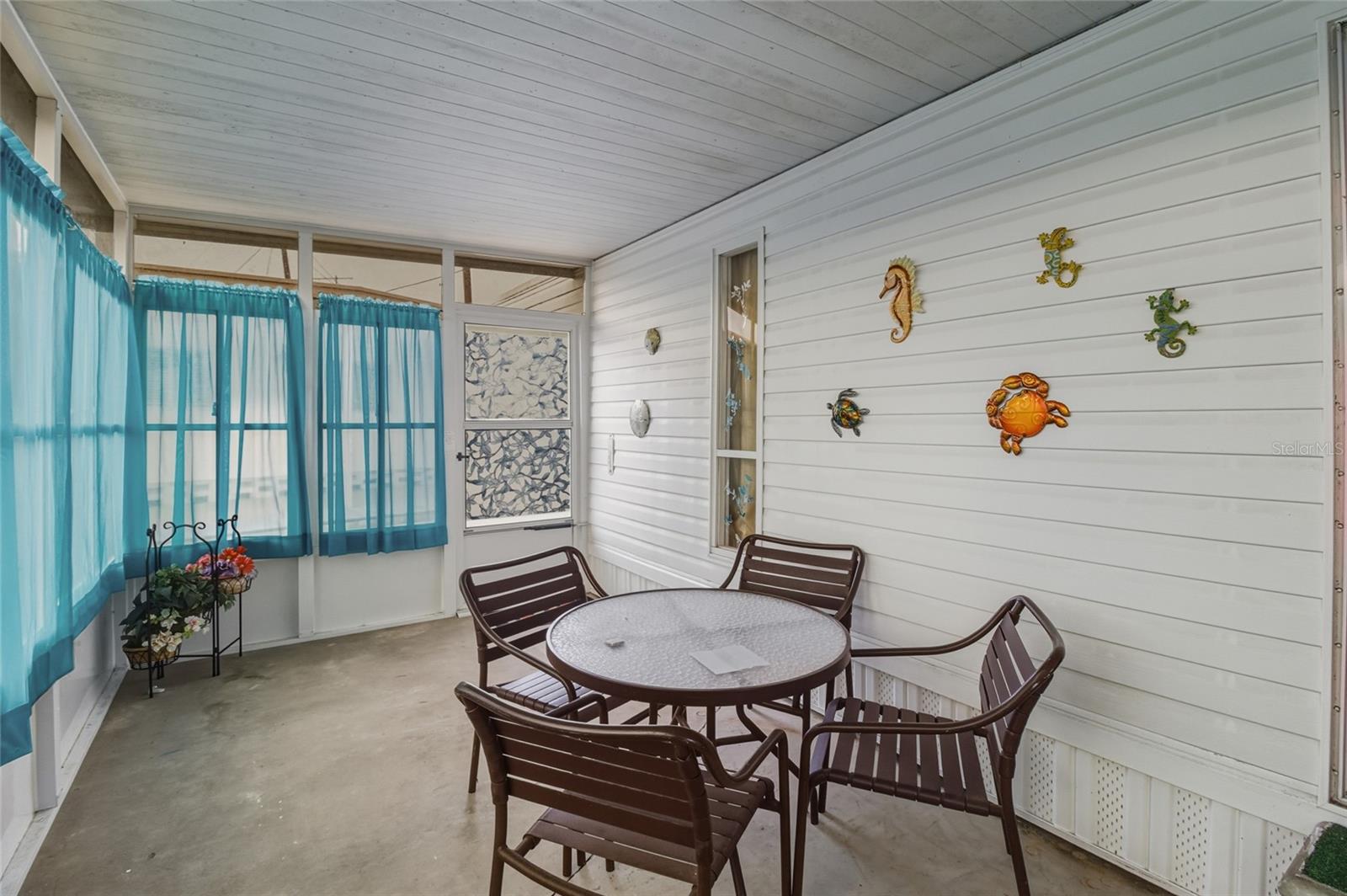 Listing photo id 22 for 12766 Seminole Boulevard 3