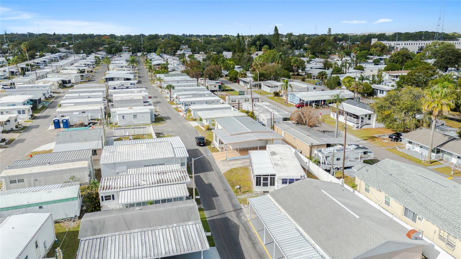 Listing photo id 23 for 12766 Seminole Boulevard 3