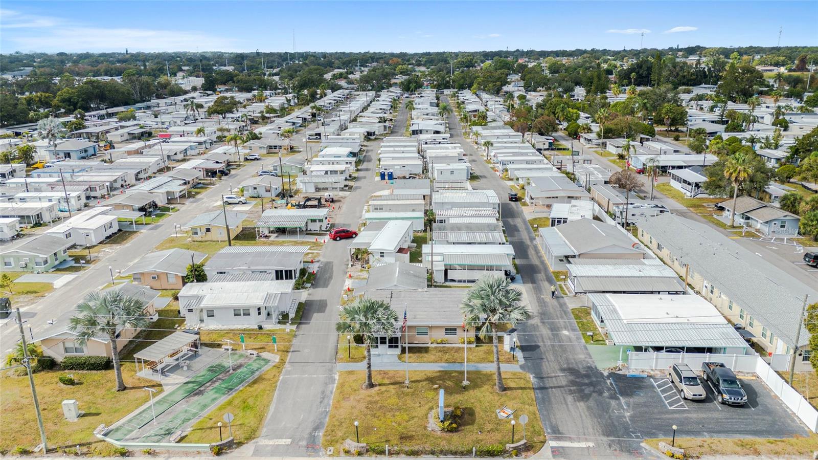 Listing photo id 27 for 12766 Seminole Boulevard 3