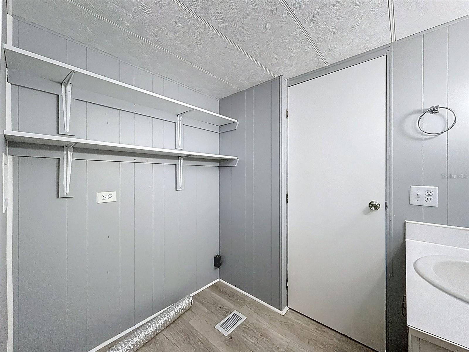 Image 7 of 21 For 9809 Fred Street