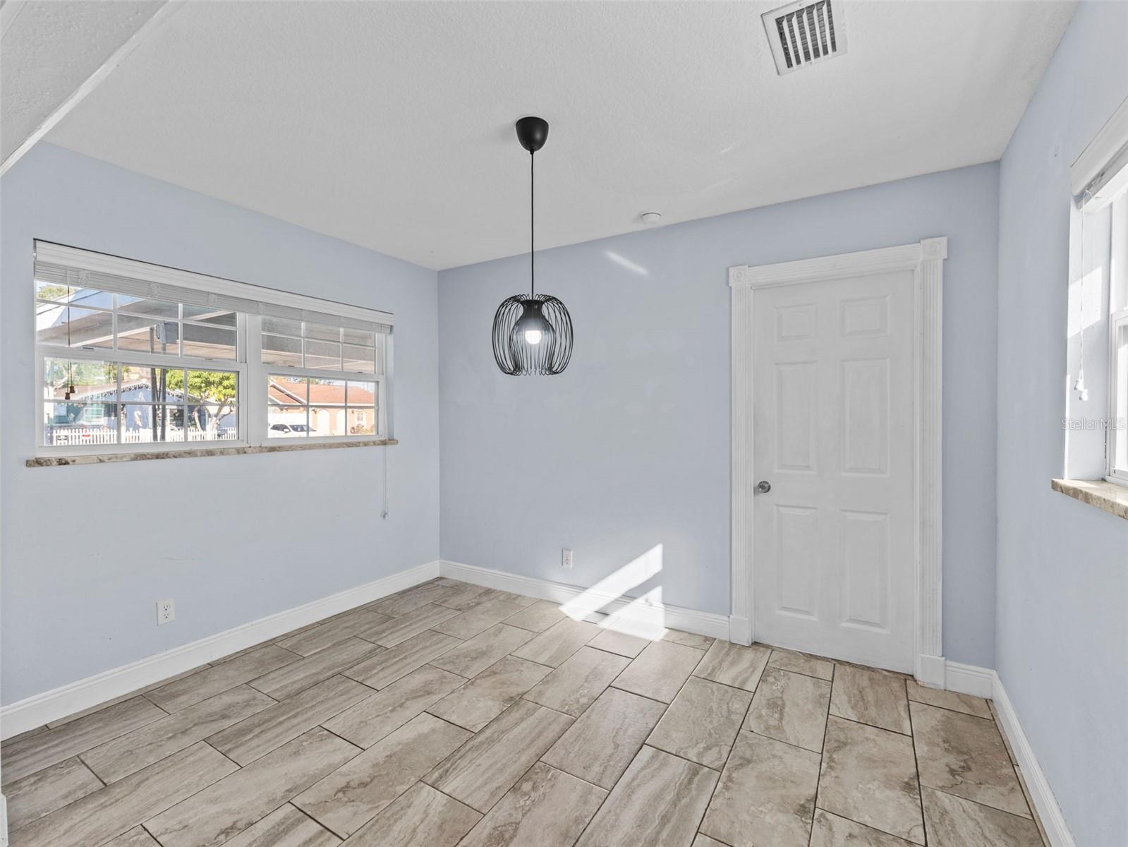 Image 12 of 38 For 2924 Dewey Street