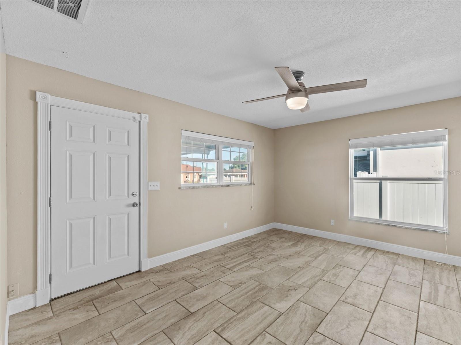 Image 13 of 38 For 2924 Dewey Street