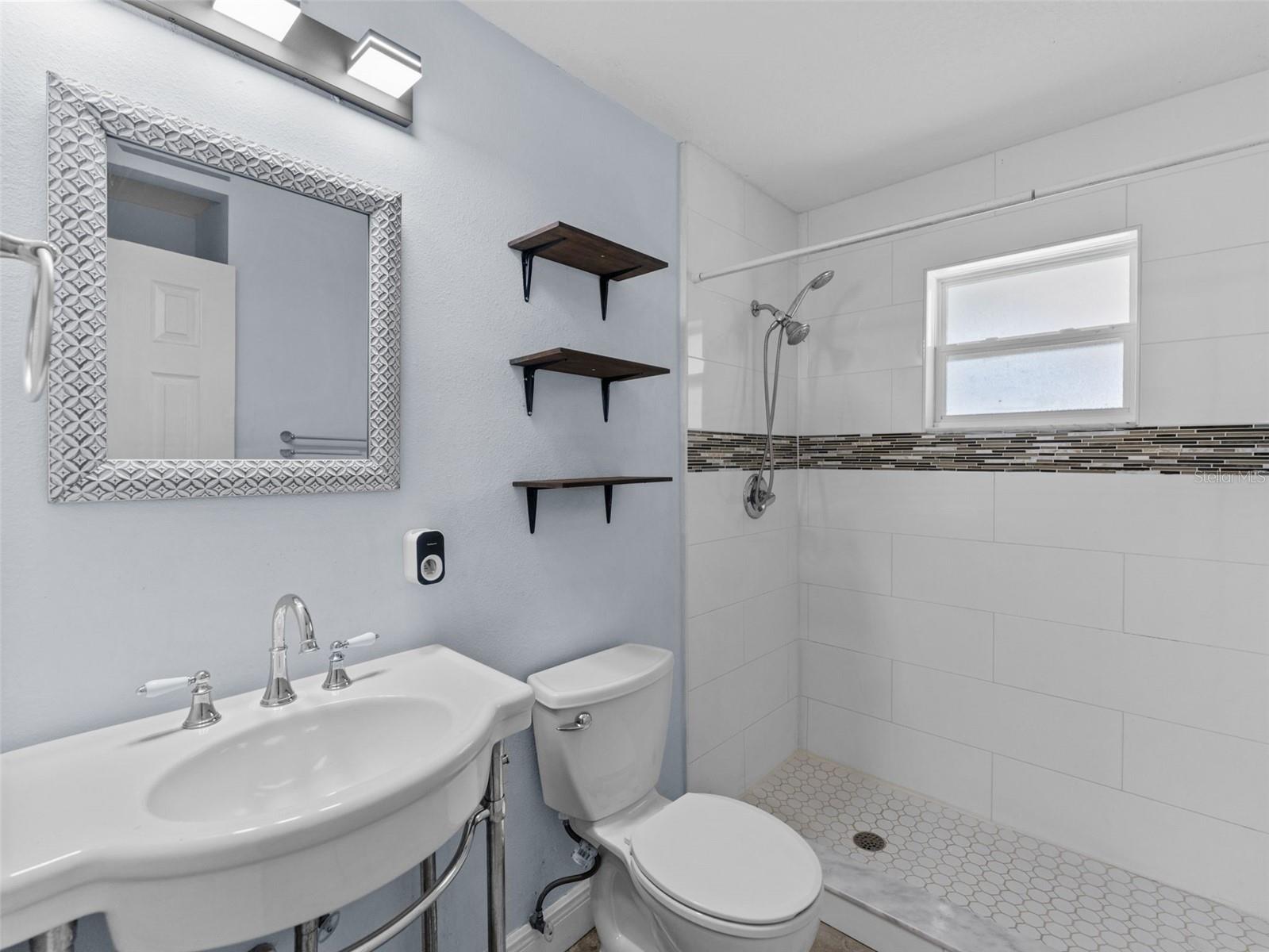 Image 24 of 38 For 2924 Dewey Street