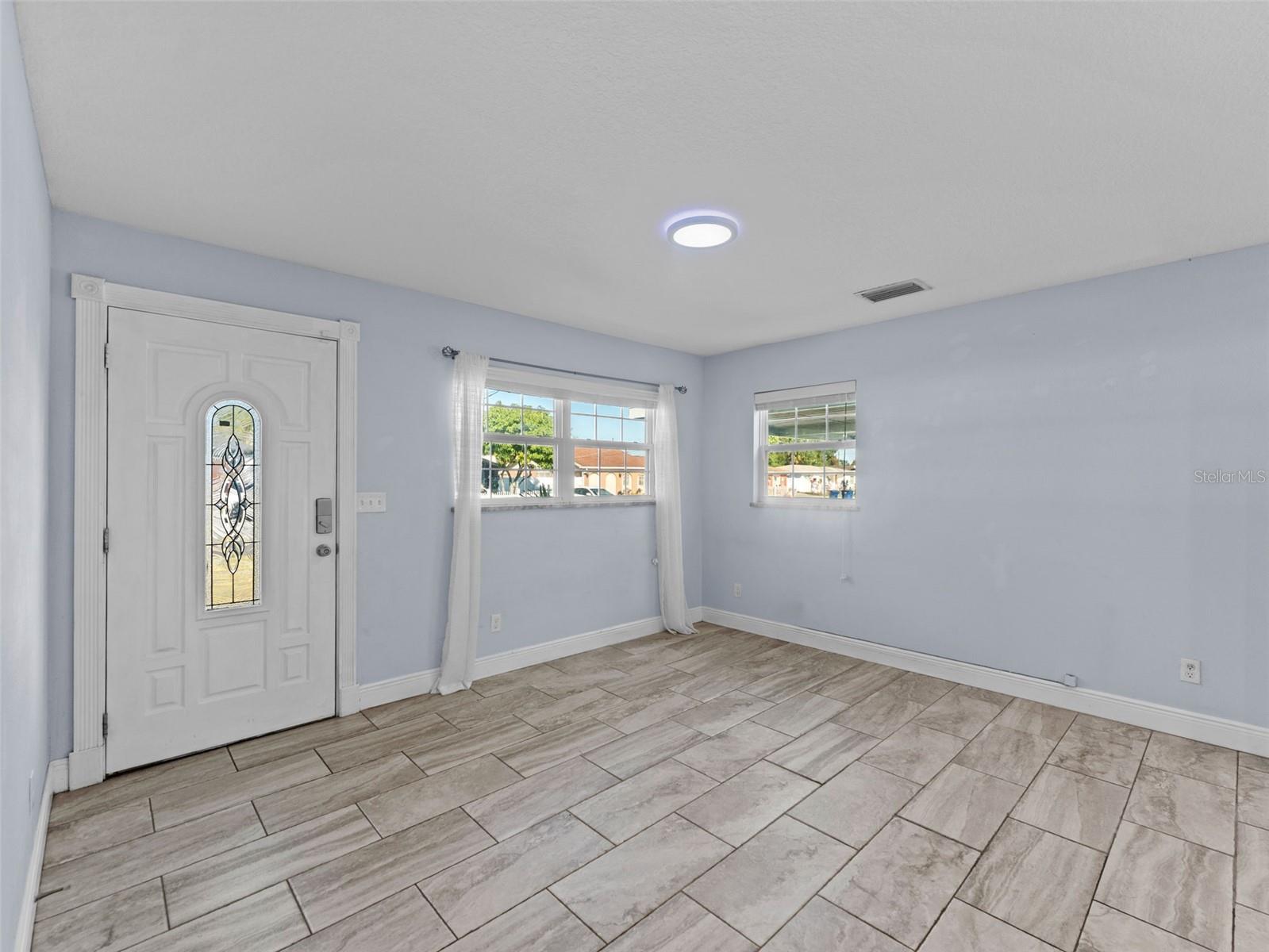 Image 4 of 38 For 2924 Dewey Street