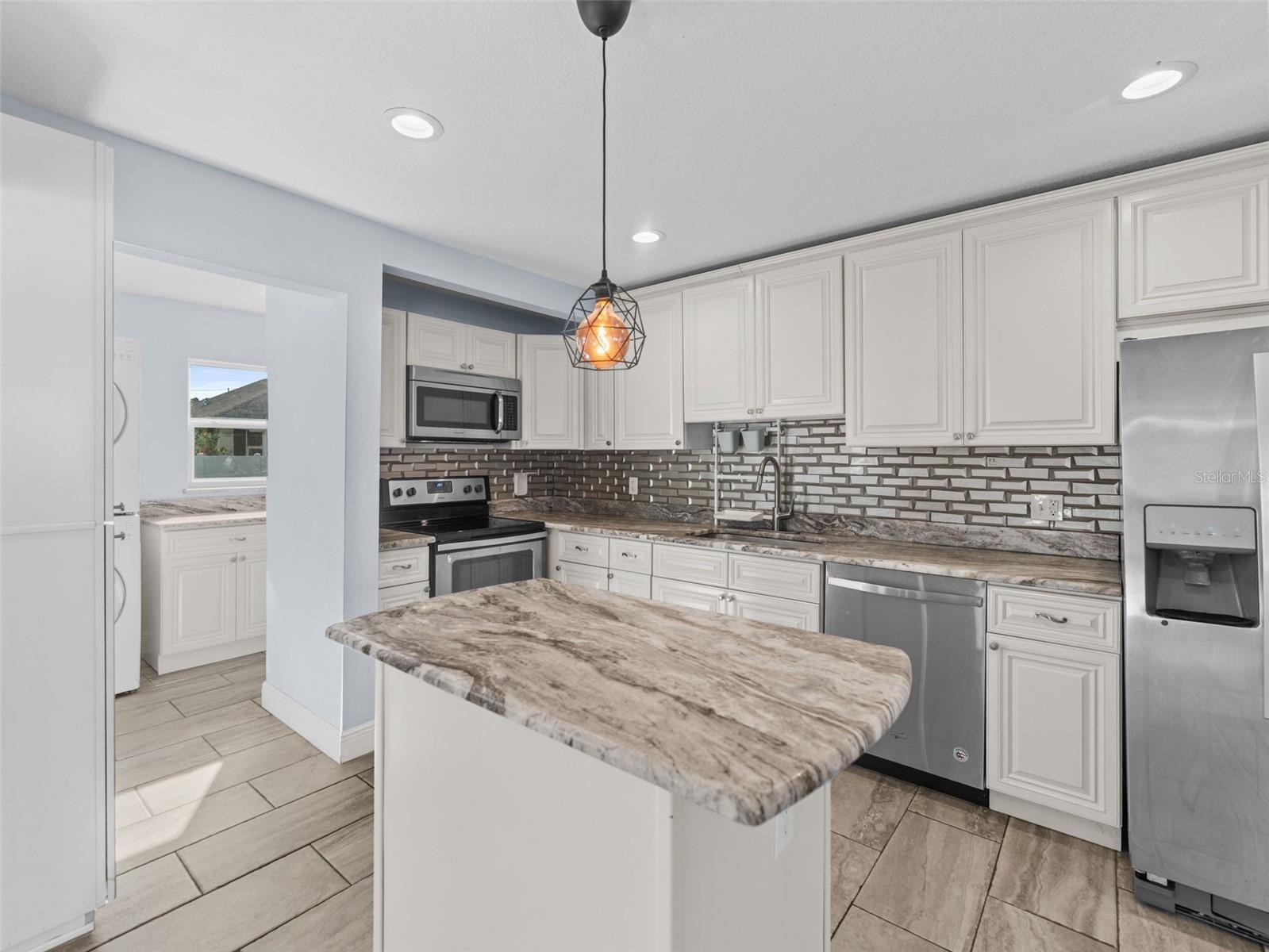 Image 8 of 38 For 2924 Dewey Street