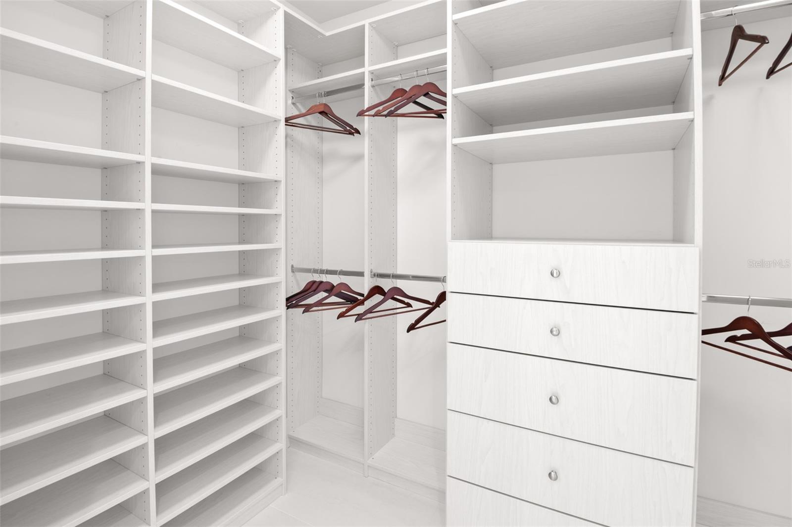 Image 18 of 33 For 301 1st Street S 2402