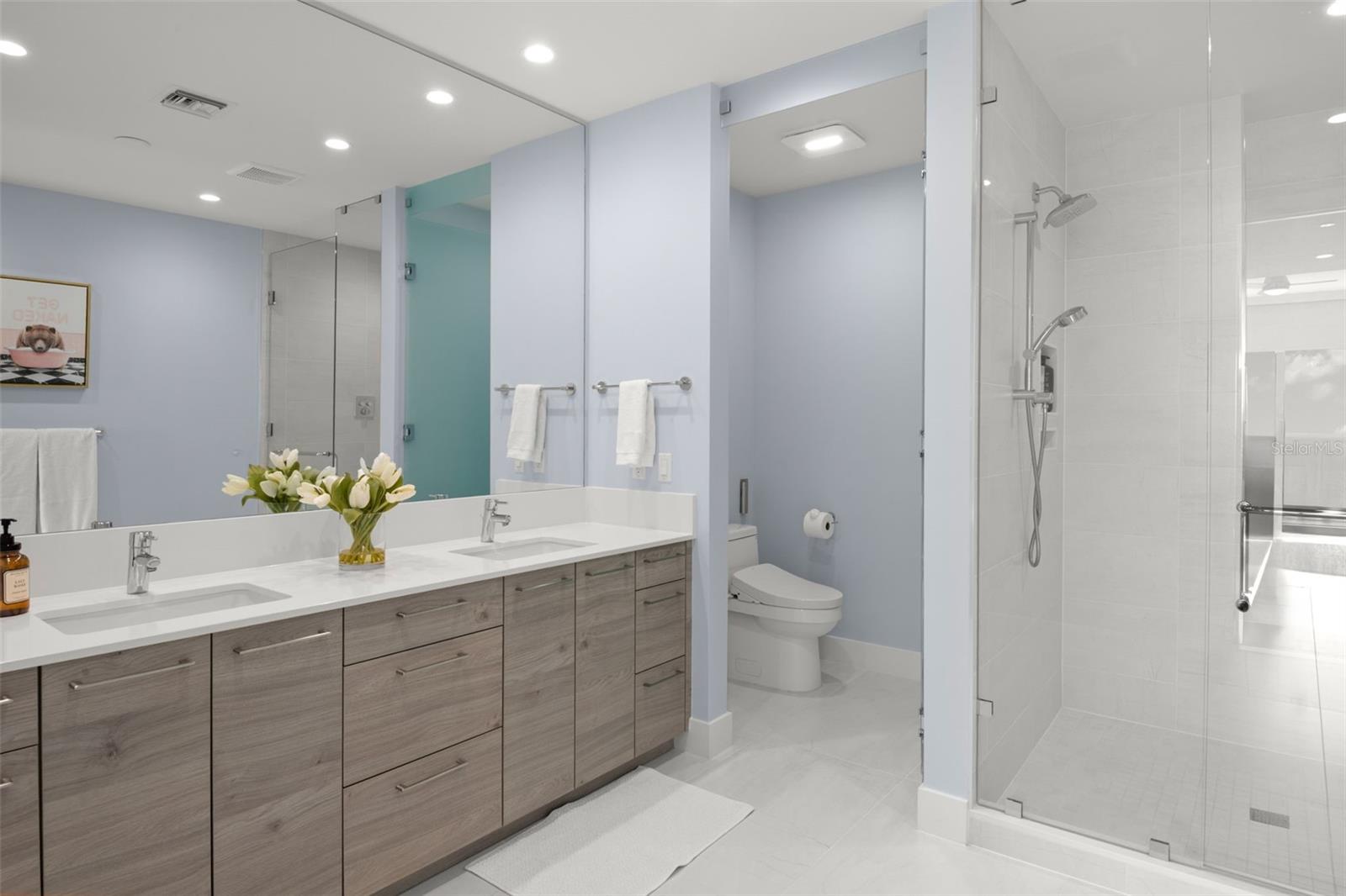 Image 19 of 33 For 301 1st Street S 2402