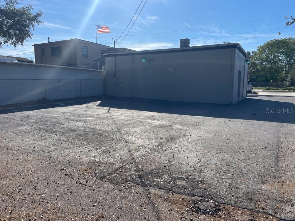 Image 9 of 10 For 1356 Cleveland Street