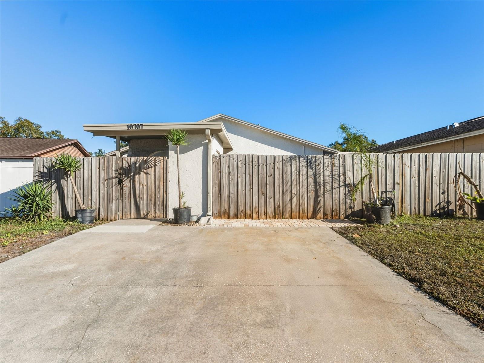 Image 4 of 30 For 10707 Crowngate Lane