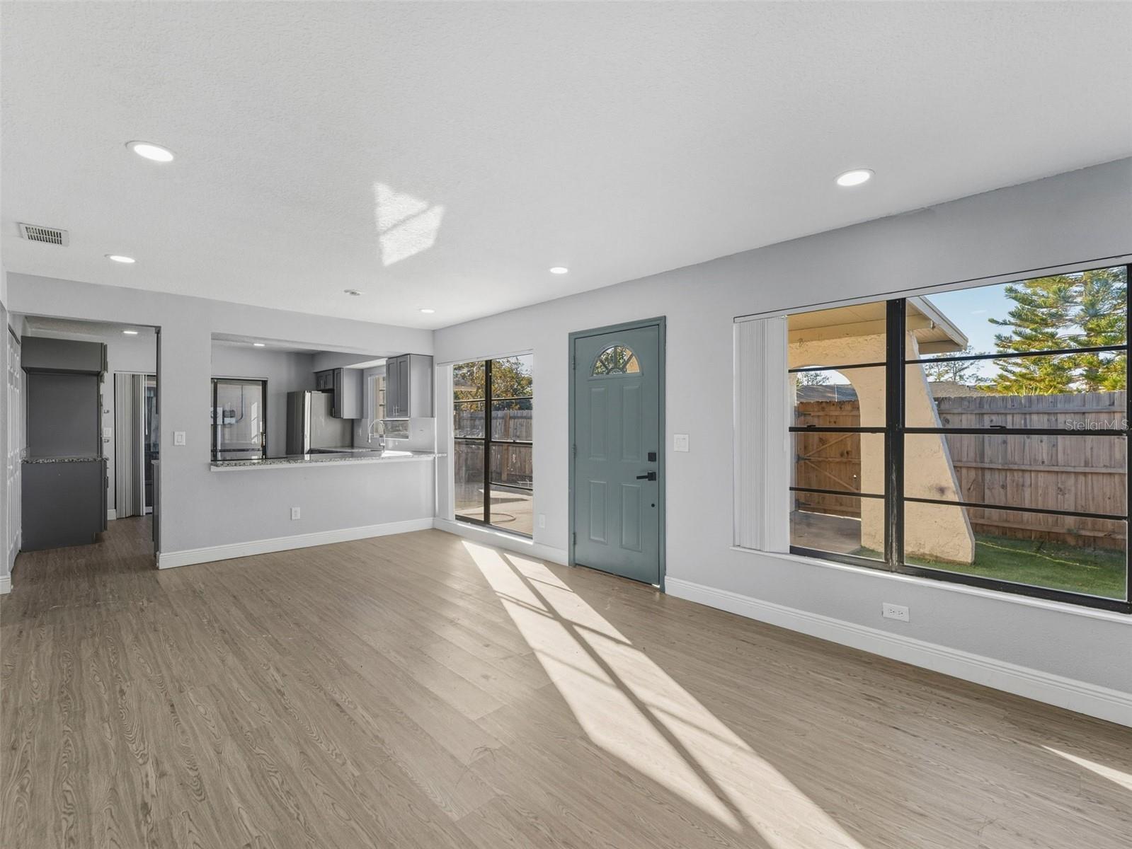 Image 9 of 30 For 10707 Crowngate Lane