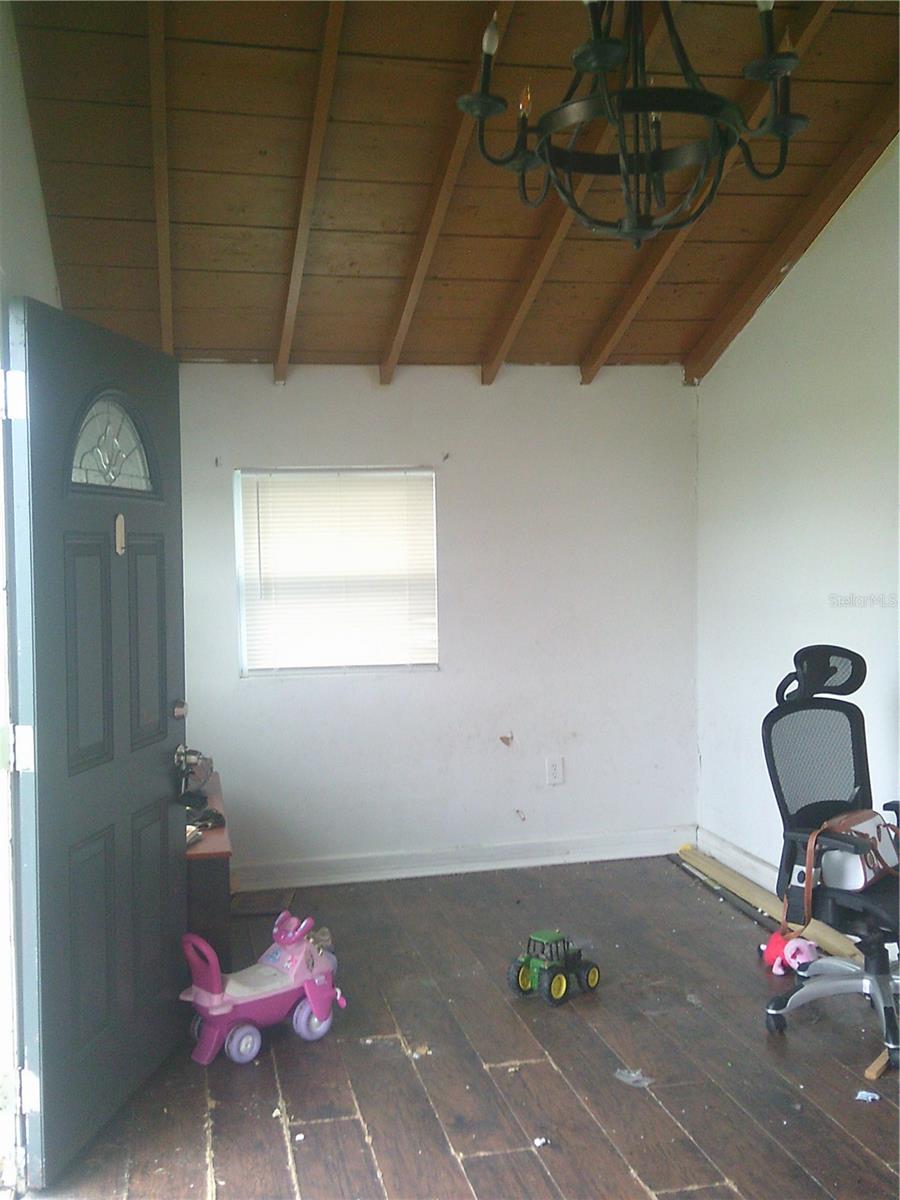 Listing photo id 20 for 11951 Wichers Lane