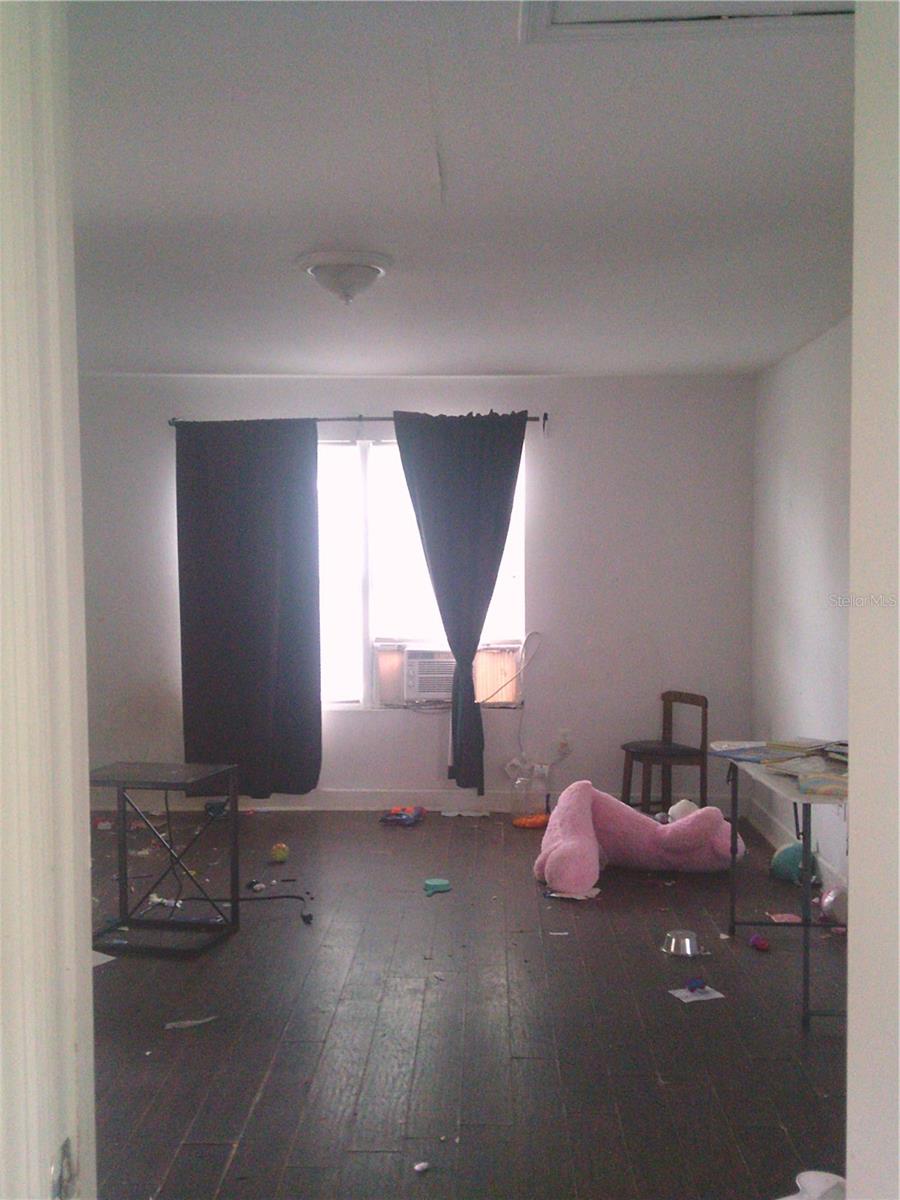 Listing photo id 25 for 11951 Wichers Lane