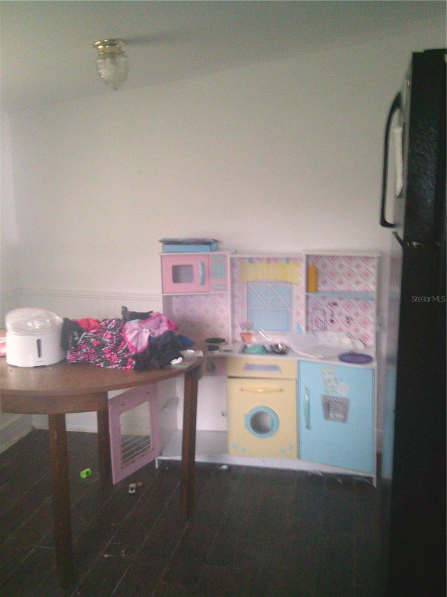 Listing photo id 35 for 11951 Wichers Lane