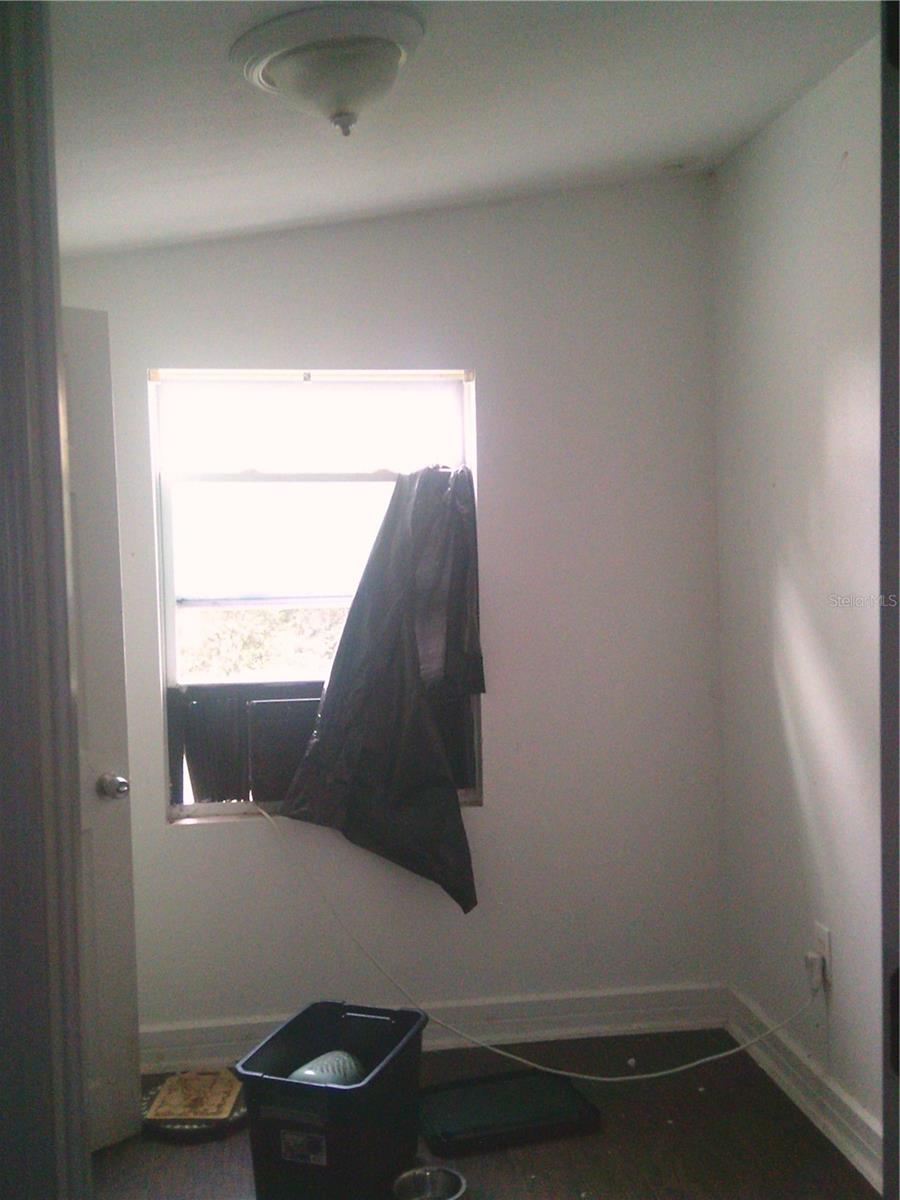 Listing photo id 39 for 11951 Wichers Lane