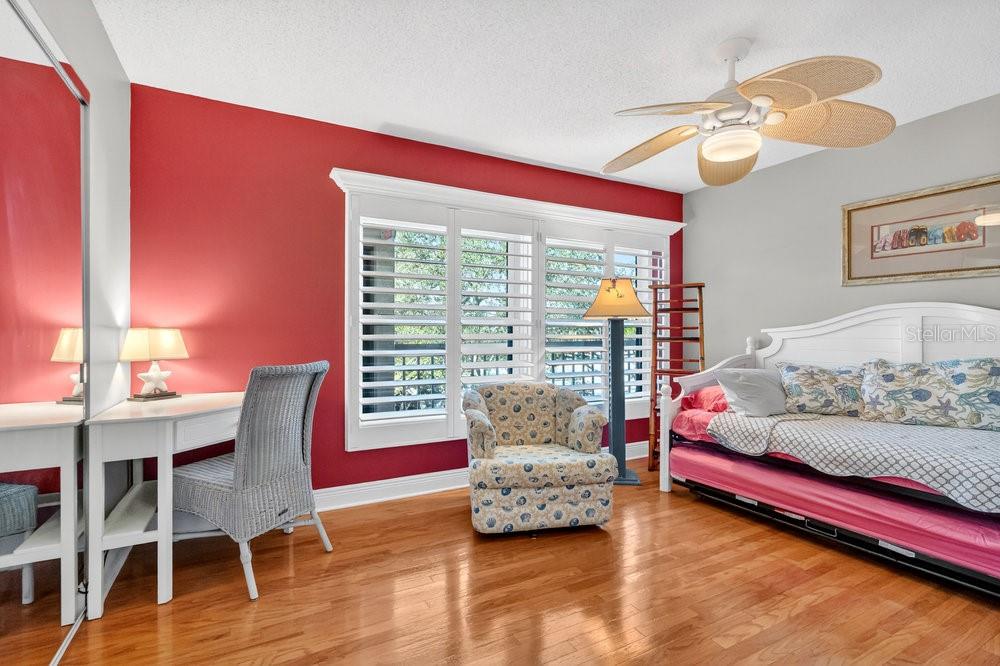 Image 29 of 58 For 1328 Pasadena Avenue S 308