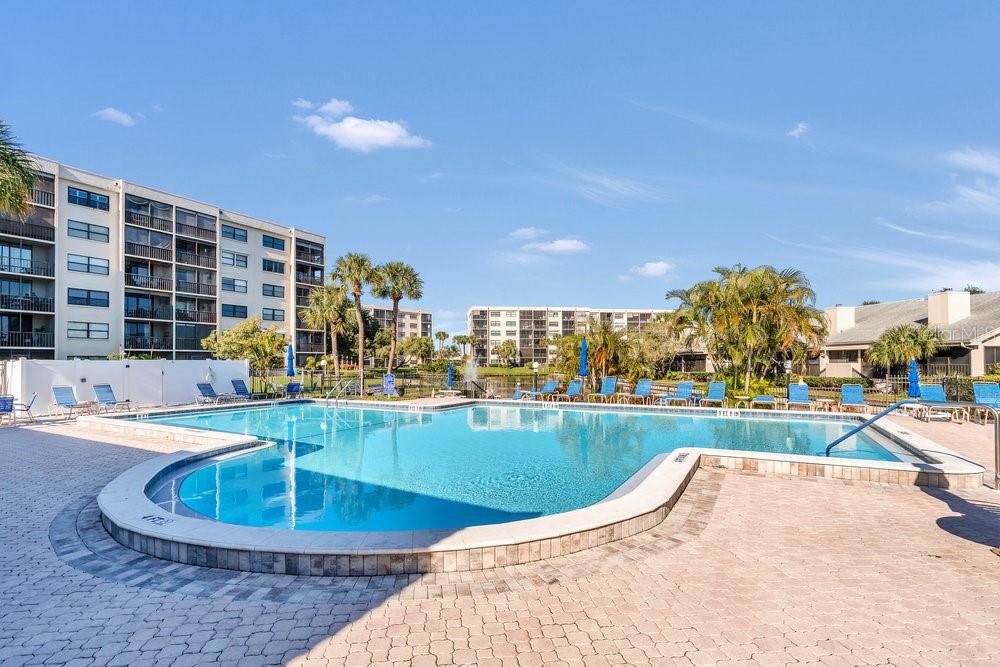 Image 36 of 58 For 1328 Pasadena Avenue S 308