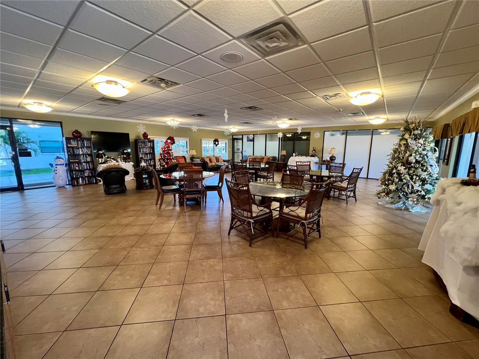 Image 40 of 58 For 1328 Pasadena Avenue S 308