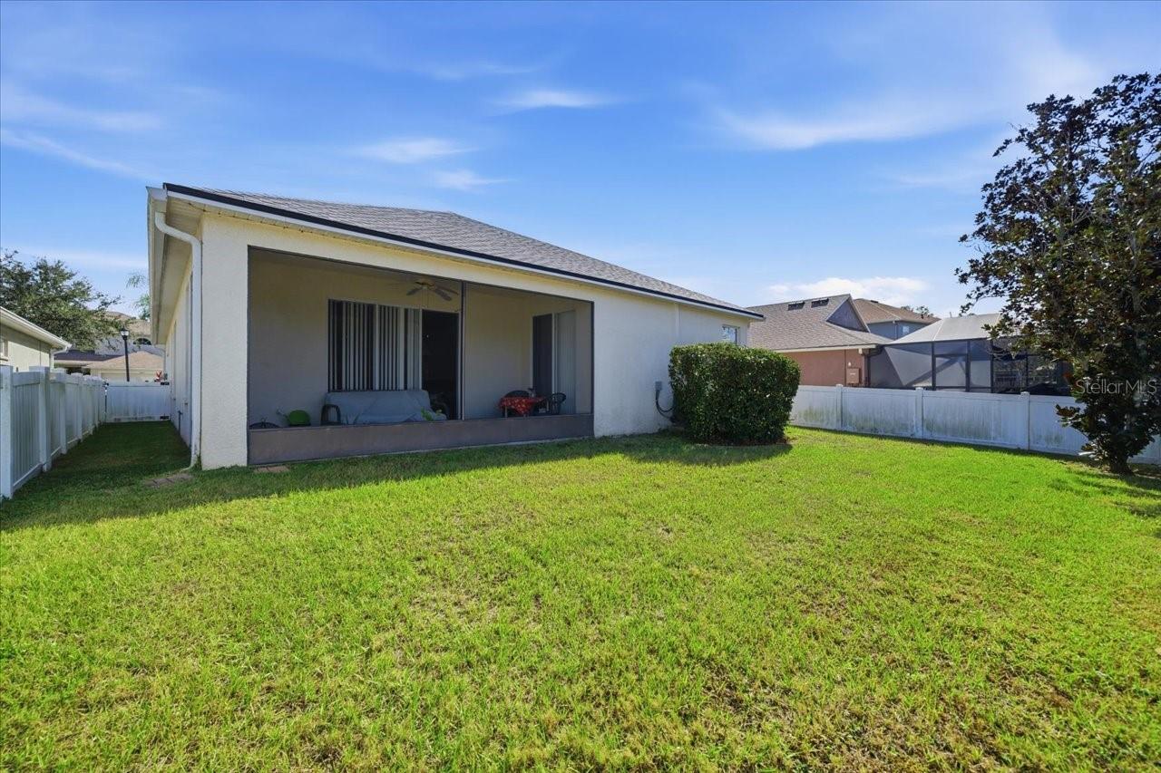 Image 28 of 38 For 18425 Cypress Bay Parkway