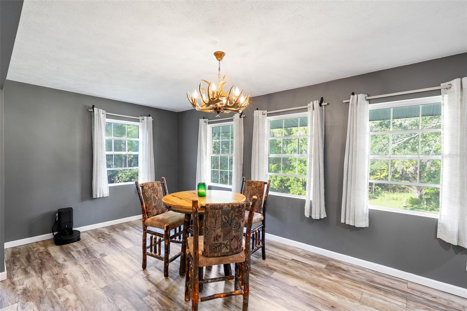 Image 18 of 67 For 11311 40th Street Road