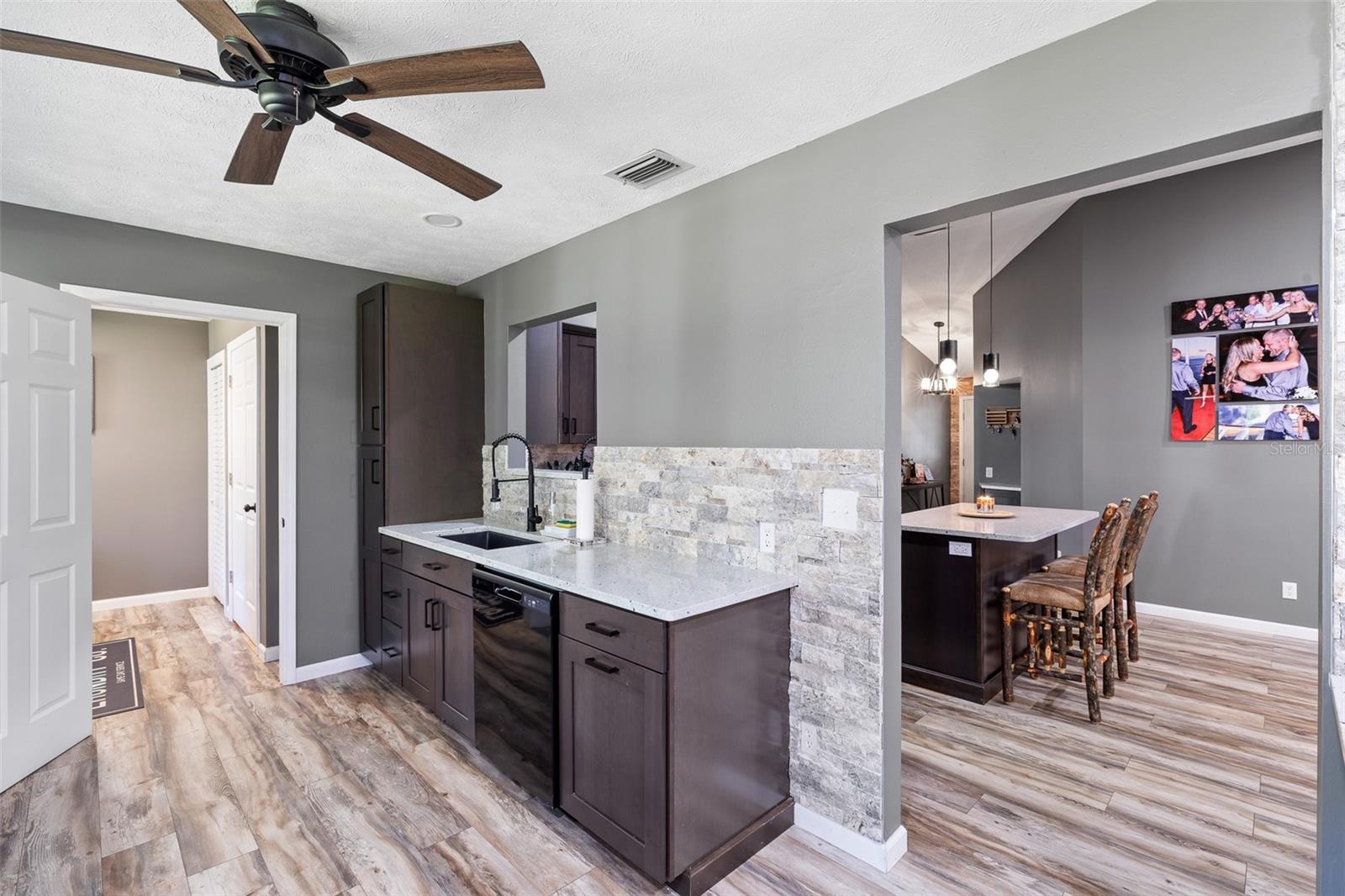 Image 22 of 67 For 11311 40th Street Road