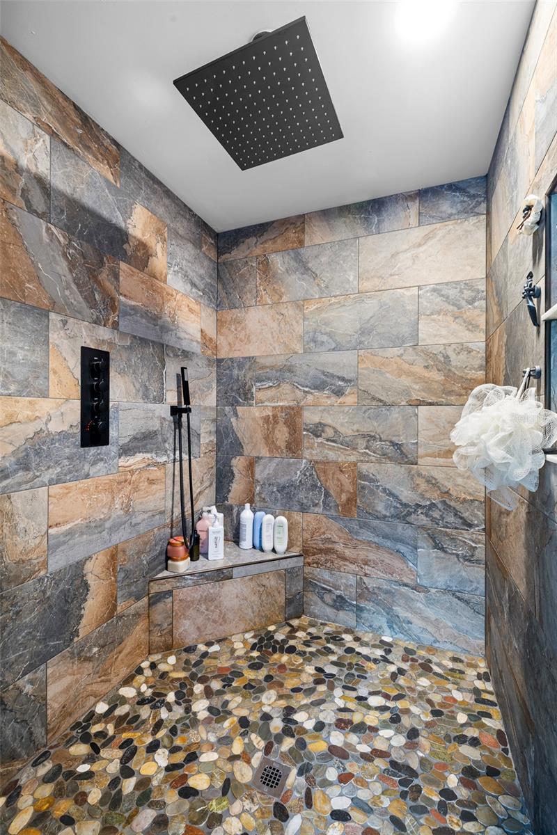 Image 33 of 67 For 11311 40th Street Road