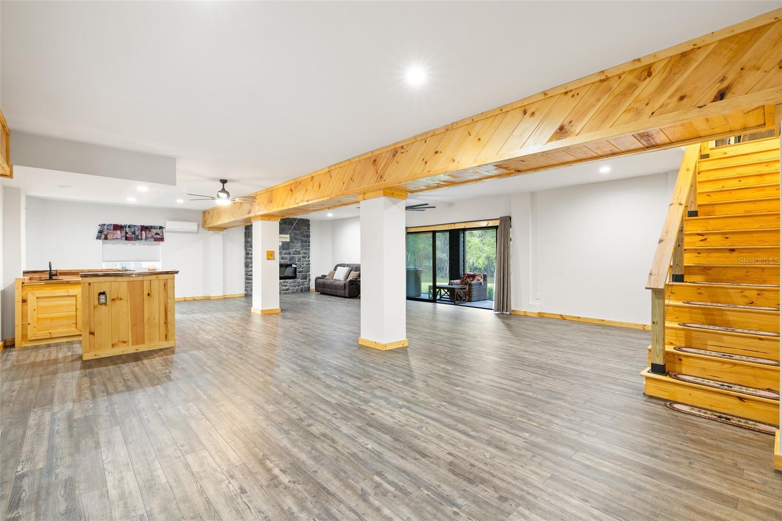 Image 39 of 67 For 11311 40th Street Road