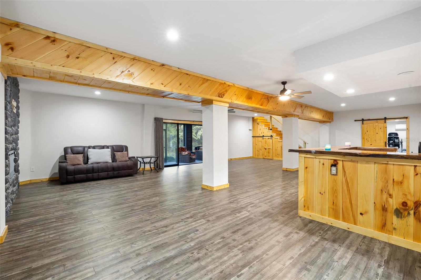 Image 40 of 67 For 11311 40th Street Road