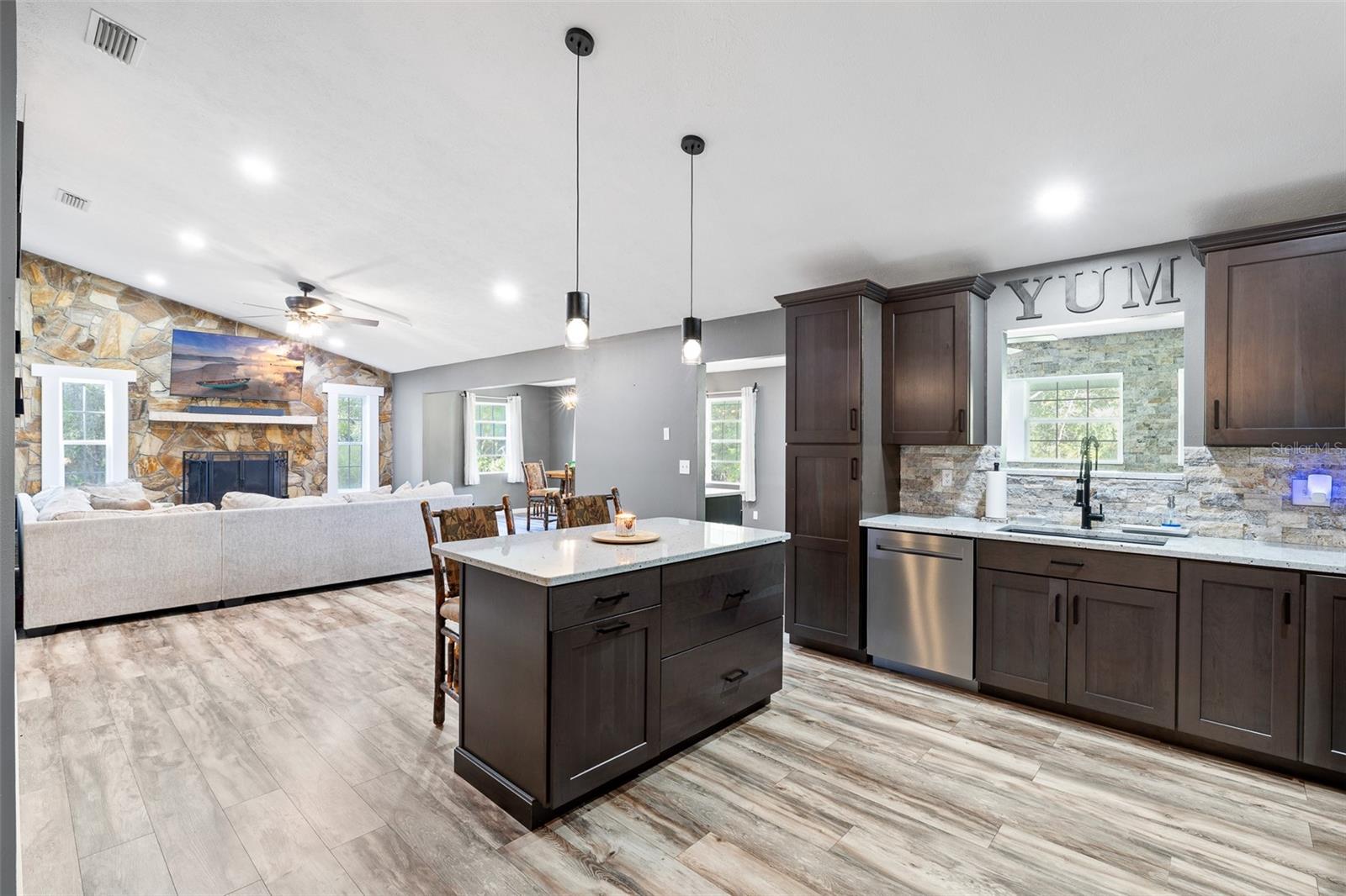 Image 9 of 67 For 11311 40th Street Road