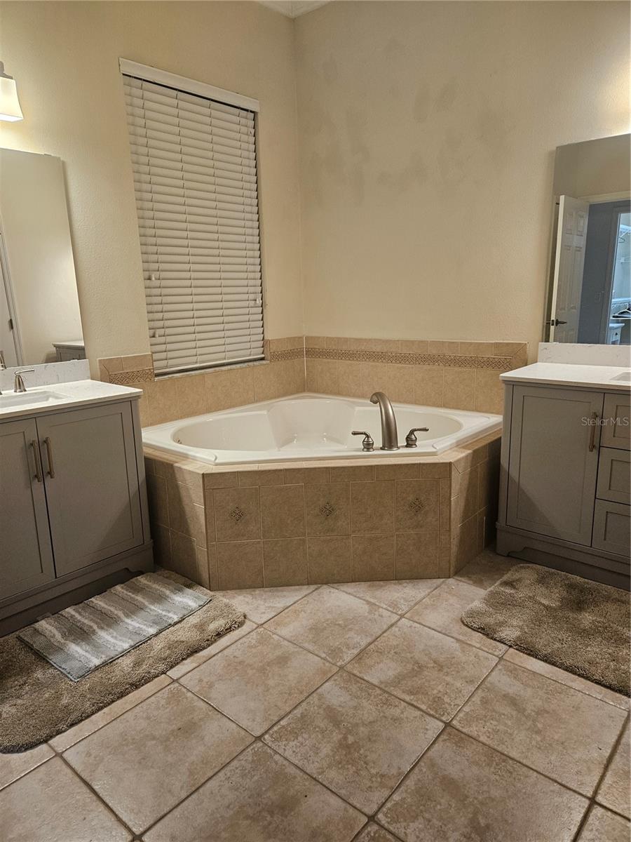 Image 17 of 25 For 4960 Atwood Drive