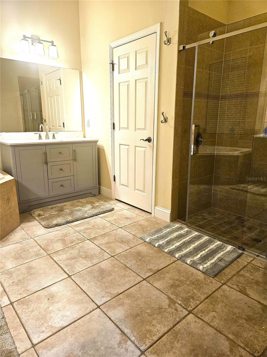 Image 18 of 25 For 4960 Atwood Drive