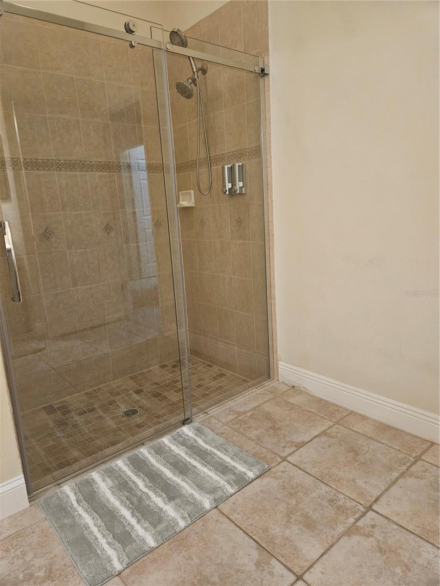 Image 19 of 25 For 4960 Atwood Drive