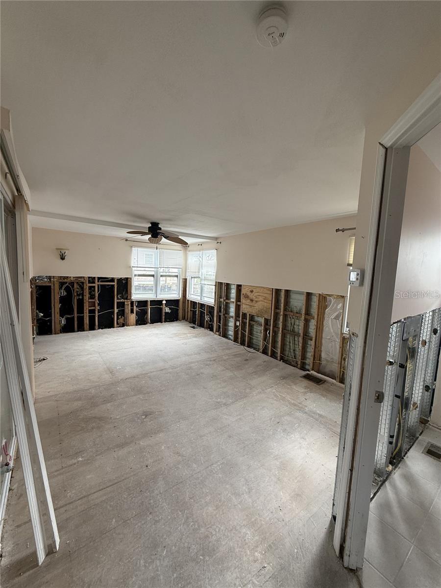 Image 18 of 26 For 8780 43rd Avenue N 131