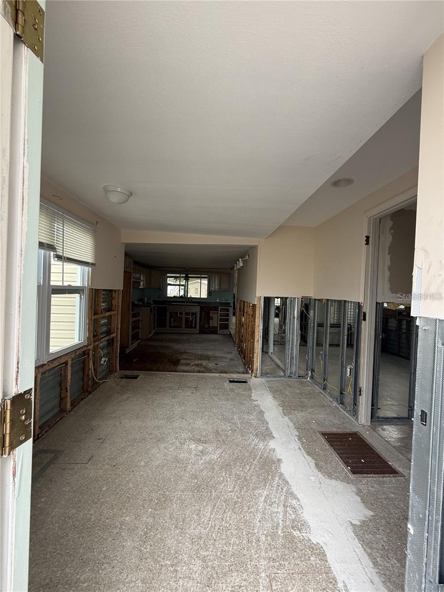 Image 8 of 26 For 8780 43rd Avenue N 131