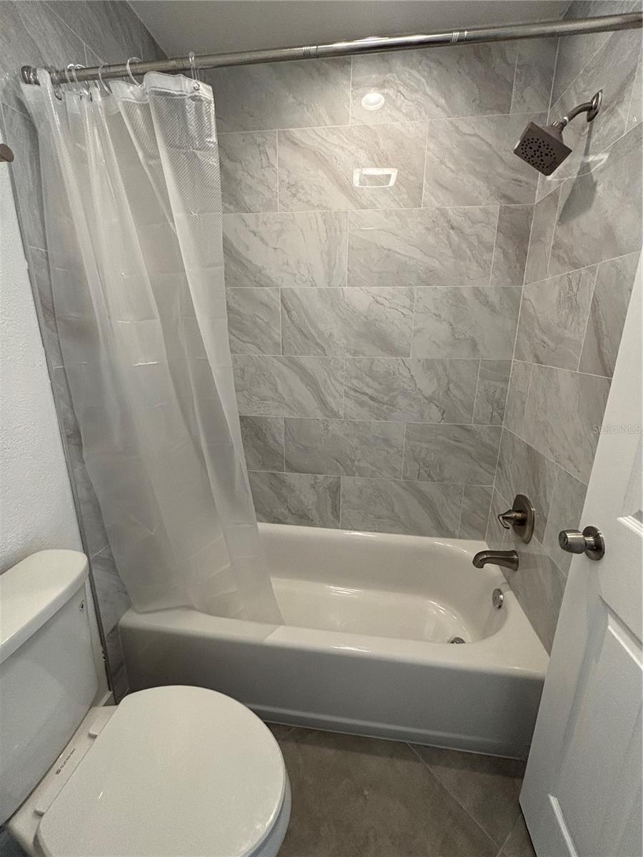 Image 18 of 34 For 5815 Erin Lane S D