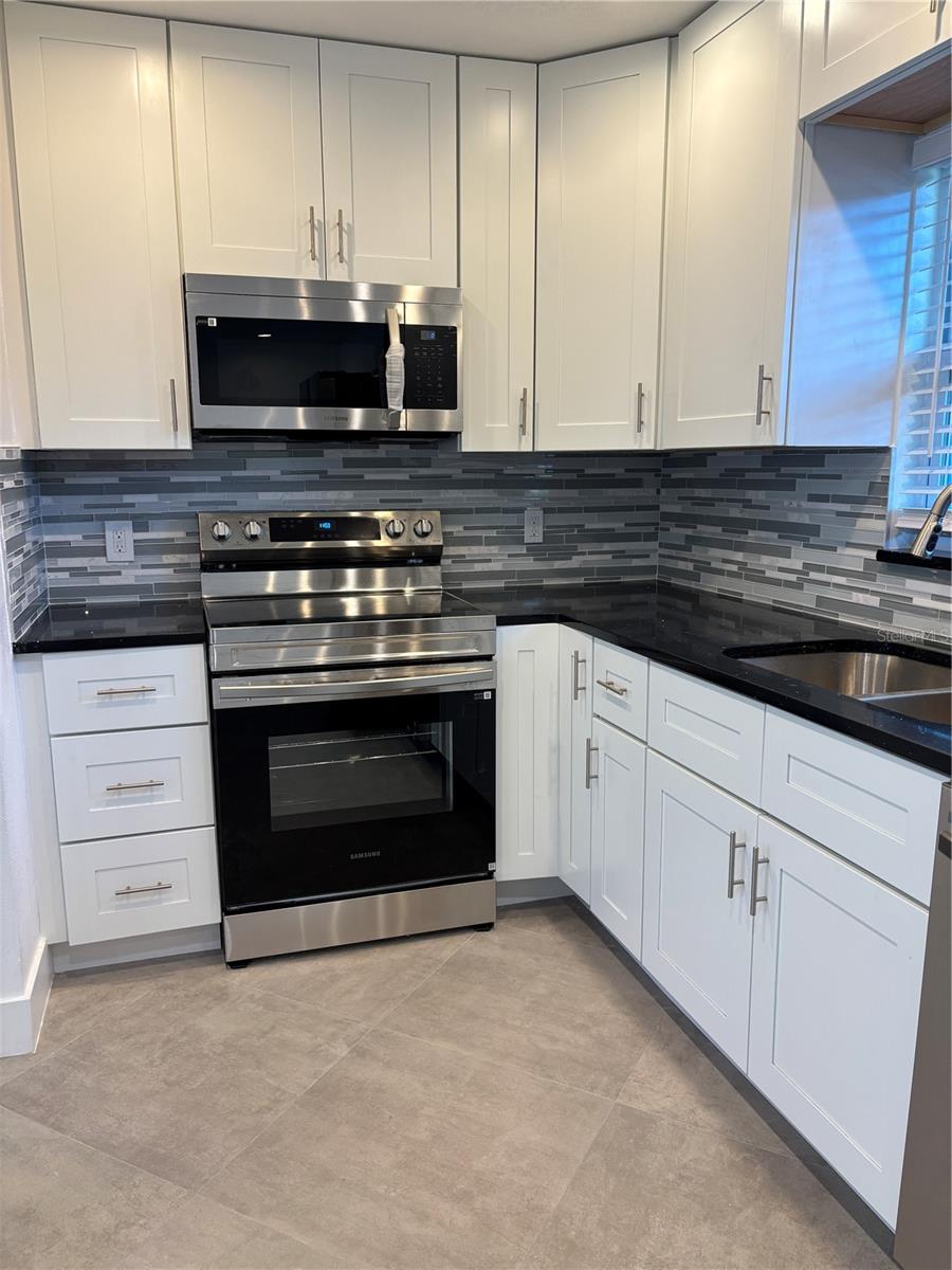 Image 8 of 34 For 5815 Erin Lane S D