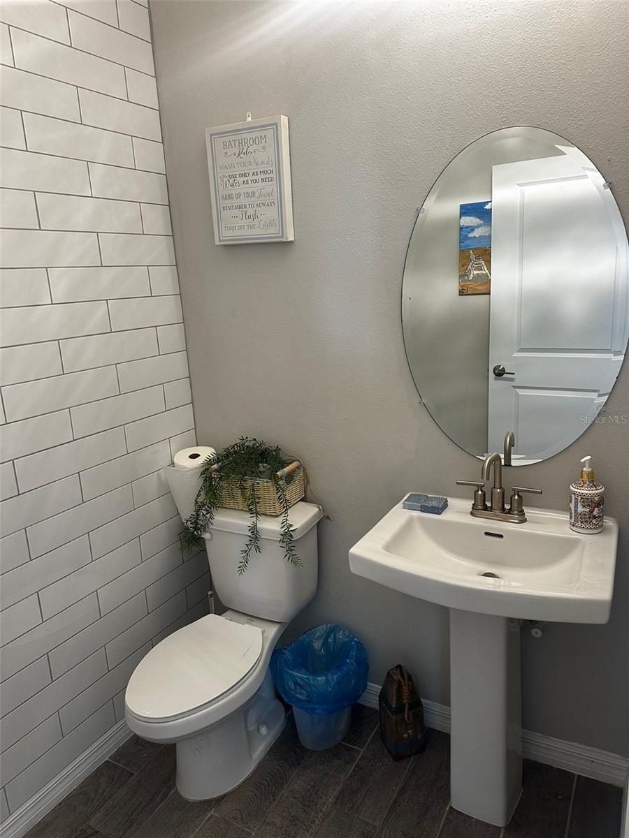 Image 16 of 82 For 33805 Astoria Circle