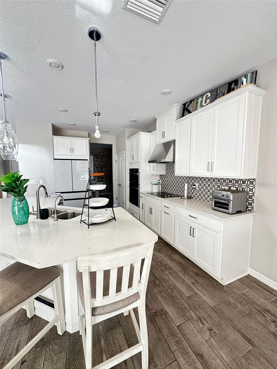 Image 21 of 82 For 33805 Astoria Circle