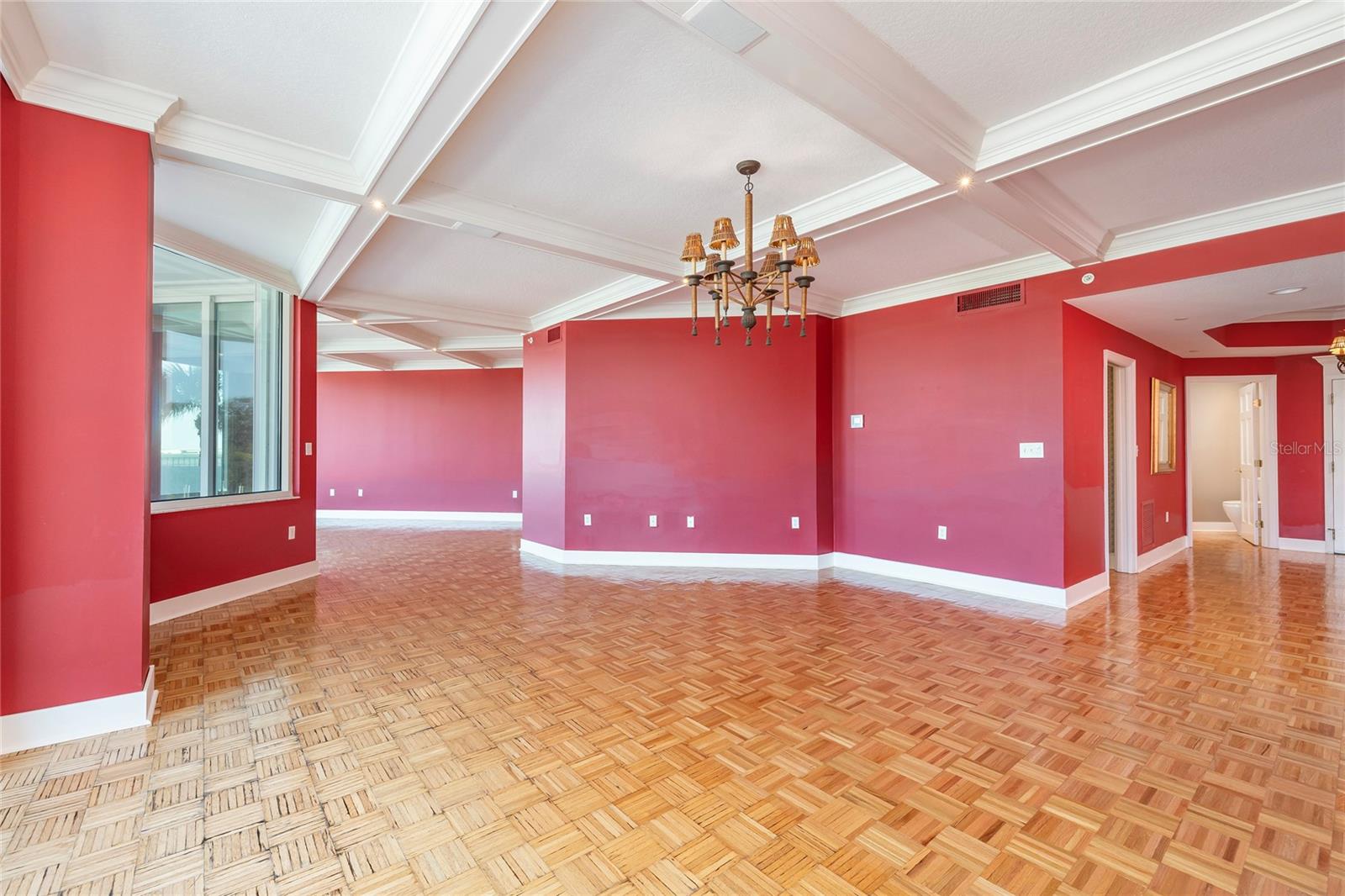 Image 14 of 58 For 2 Seaside Lane 103