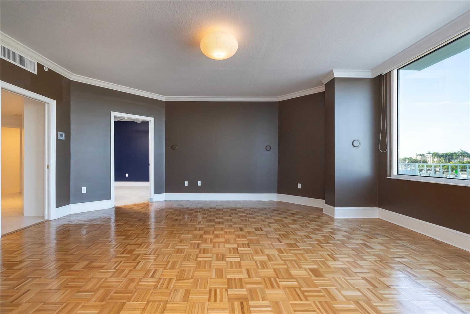 Image 31 of 58 For 2 Seaside Lane 103