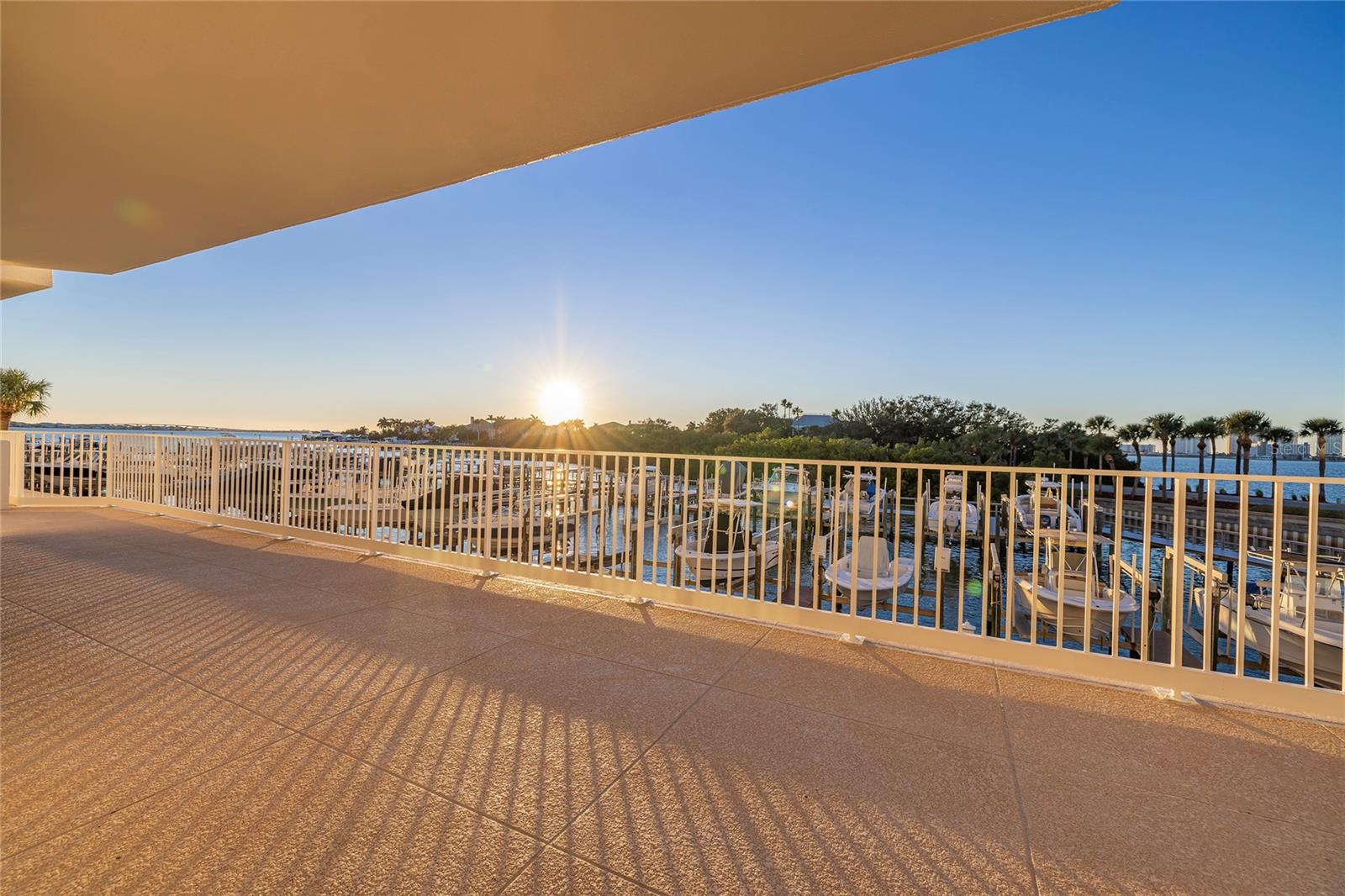 Image 9 of 58 For 2 Seaside Lane 103