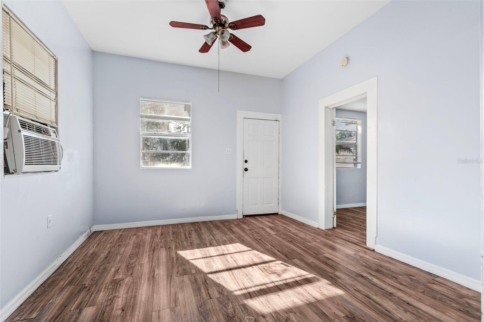 Image 6 of 33 For 2119 Chestnut Street