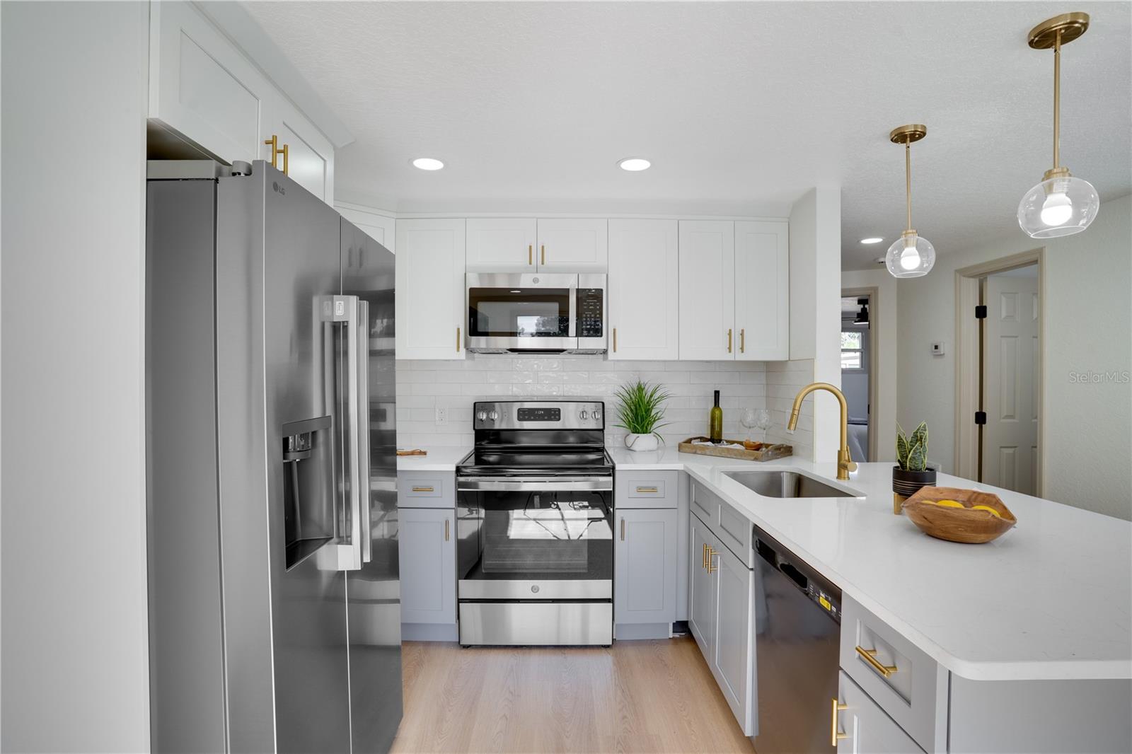 Image 10 of 32 For 10333 108th Avenue