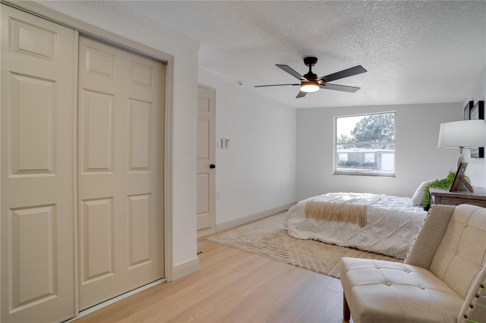 Image 14 of 32 For 10333 108th Avenue