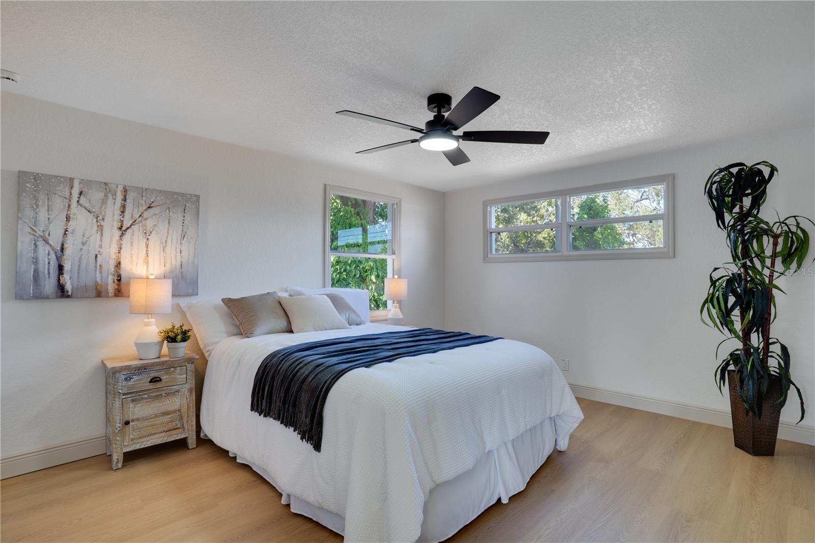 Image 15 of 32 For 10333 108th Avenue