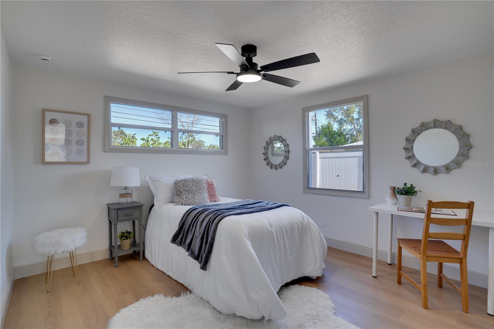 Image 17 of 32 For 10333 108th Avenue