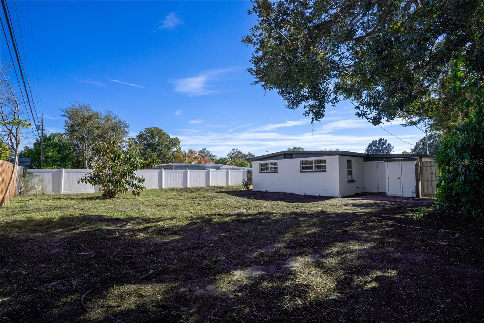 Image 22 of 32 For 10333 108th Avenue