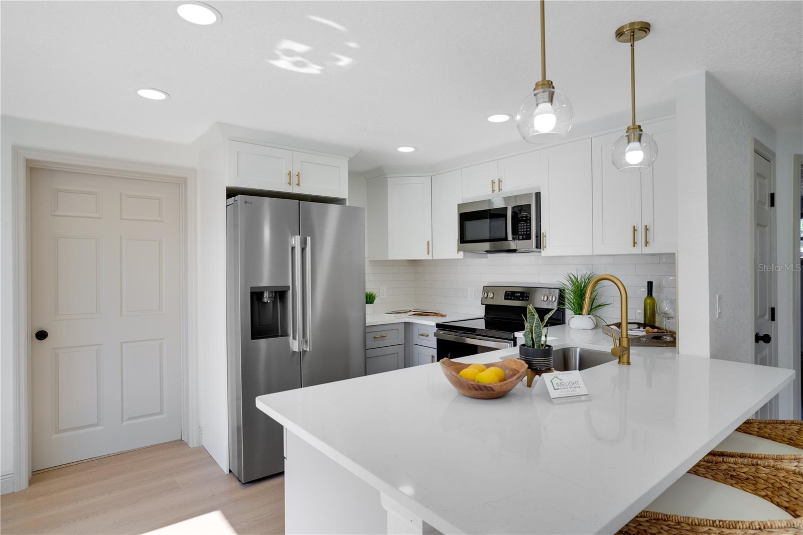 Image 9 of 32 For 10333 108th Avenue