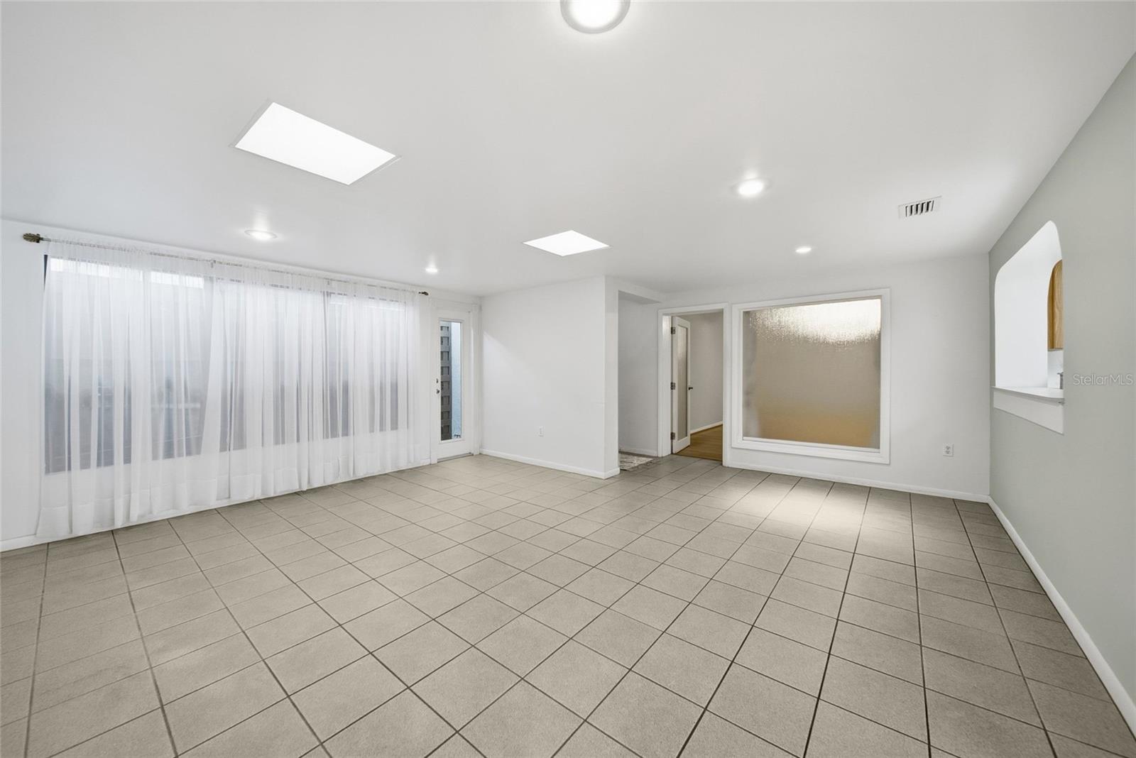 Image 10 of 56 For 4129 Northmeadow Circle